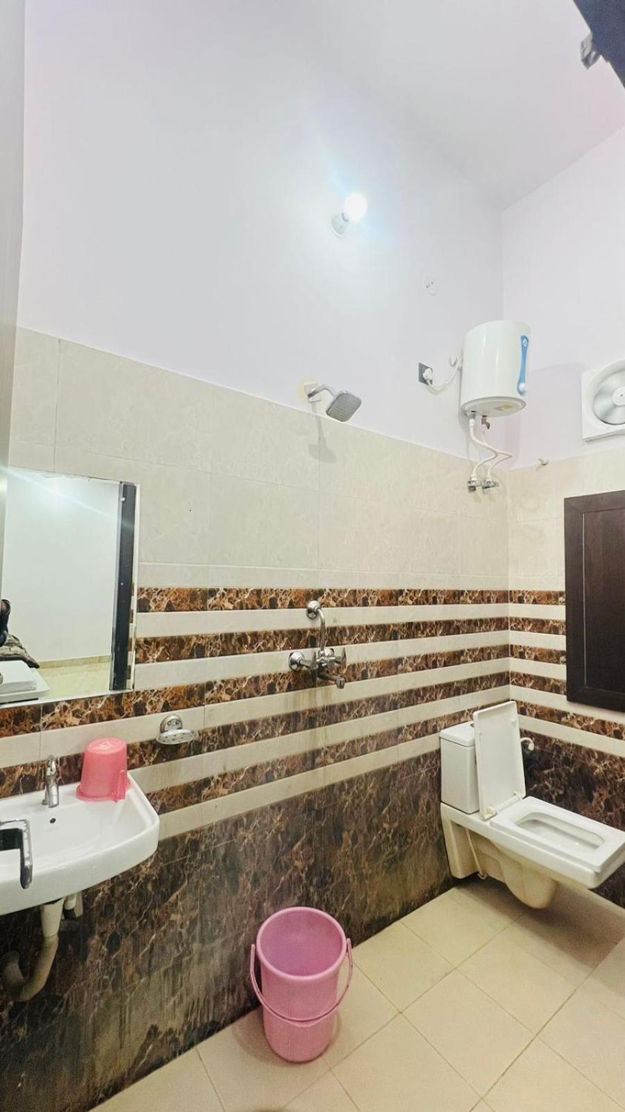 Hotel Rudra Residency Near Railway Station Mathura Bagian luar foto